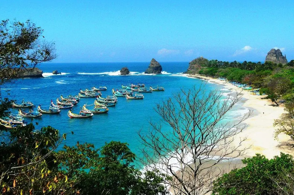 Pantai Watu Ulo Pantai Watu Ulo
